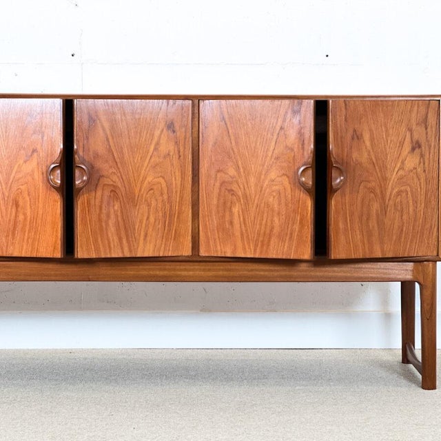1970s Teak Sideboard by Tom Robertson for McIntosh For Sale - Image 5 of 16