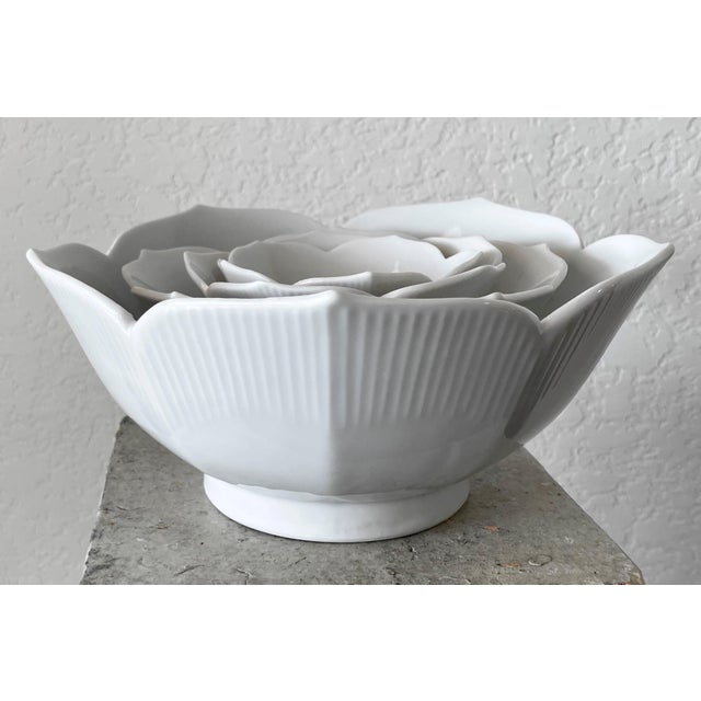 Mid 20th-Century Crisp White Porcelain Serveware Nesting Lotus Bowls - 4 Pieces For Sale - Image 9 of 17