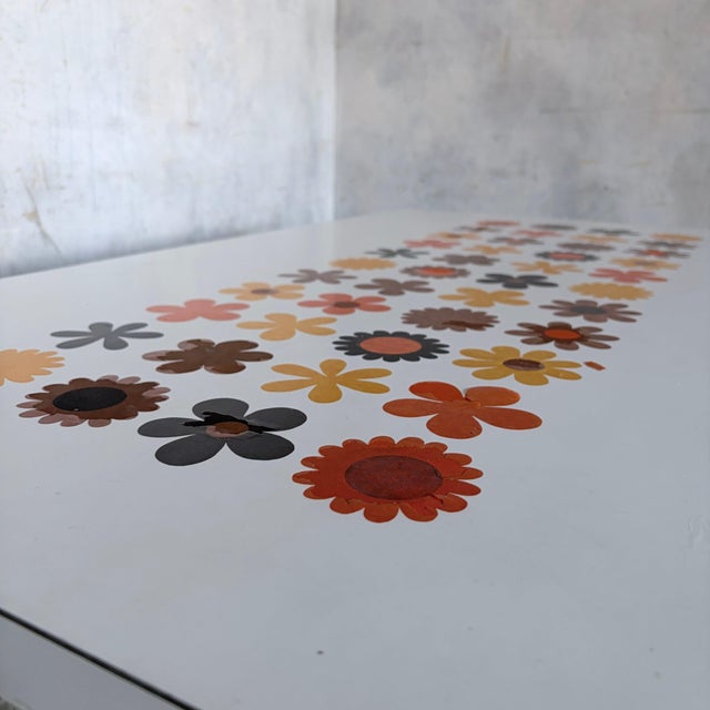 Mid-Century Modern Space Age Floral Formica Dining Table, 1970s For Sale - Image 4 of 10