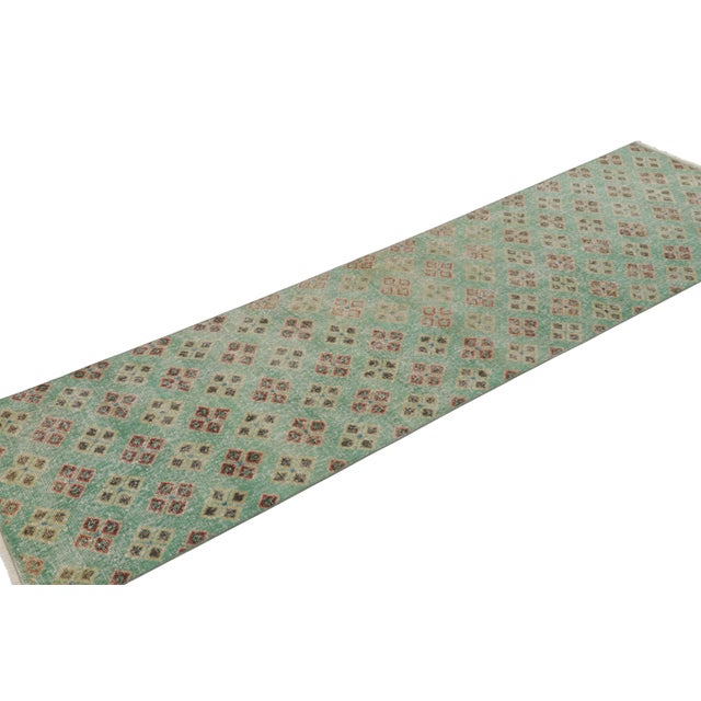 1950s Vintage Turkish Runner Rug, Green & Red With Diamond Patterns – Rug & Kilim For Sale - Image 5 of 8