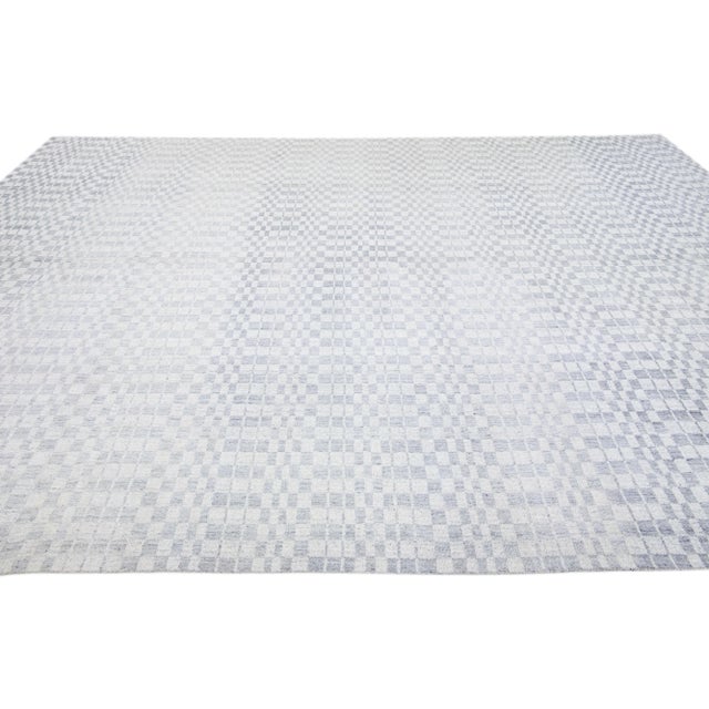 2010s 2010s Gray Modern Wool & Silk Rug With Geometric Seamless Design For Sale - Image 5 of 7