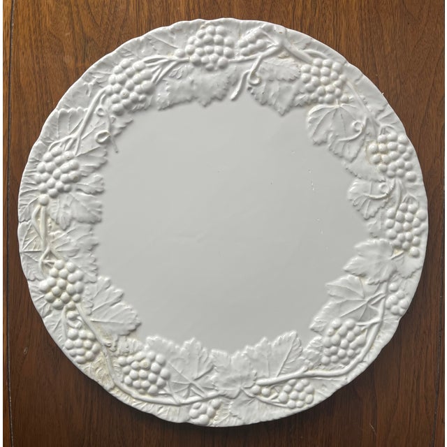 This beautiful Italian faience 13" serving or cake platter is in the classic. "Grappa" or grapevine pattern. Made in Italy...