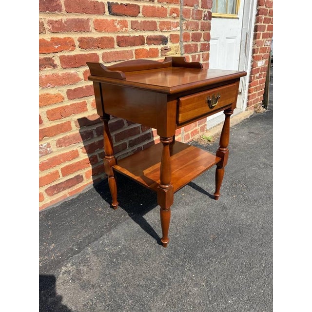 Late 20th Century American Colonial Cherry Wood Bedside Table For Sale In Washington DC - Image 6 of 8