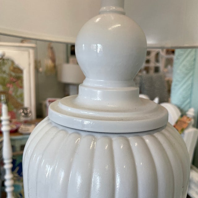 Hollywood Regency Vintage Urn Lamps in Gloss White - a Pair For Sale - Image 3 of 8
