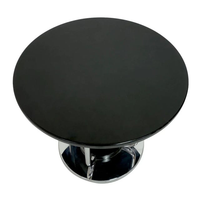 French Art Deco Side Table, 1940s, in Flawless conditions. Designed 1920 to 1949