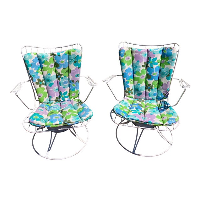 1960s Homecrest Rocker Patio Chairs With Original Flower Power Cushions, Attributed - Set of 2 For Sale