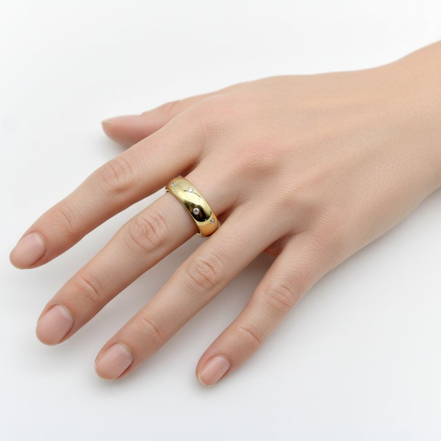 Gold 1990s 18k Gold Diamond Etoile Donut Band, Size 8 For Sale - Image 8 of 8