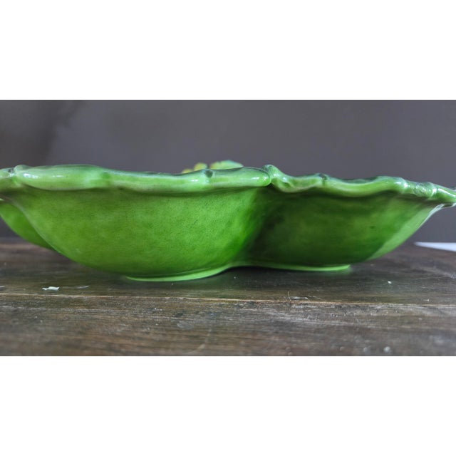 Hollywood Regency 1960s Inarco E2603 Green Majolica-Style Fruit and Leaf Divided Serving Platter For Sale - Image 3 of 16
