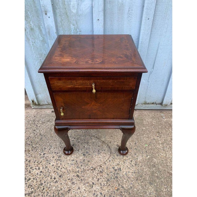 English Antique George Style Burlwood Inlaid Night Stand Bedside Cabinet For Sale - Image 3 of 10