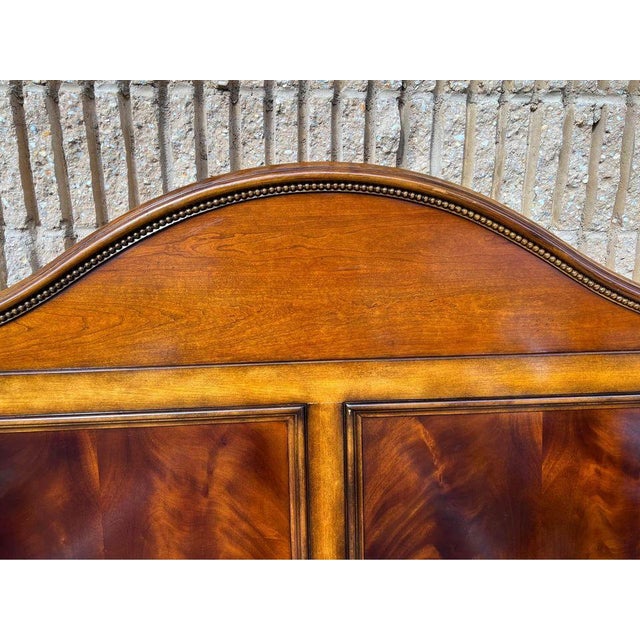 Late 20th Century Drexel-Heritage Flame Mahogany and Cherry Queen Bed Headboard and Footboard For Sale - Image 5 of 10