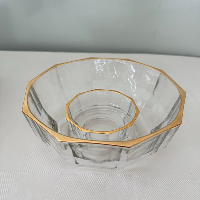 Art Deco 1970s Italian Faceted Crystal Serving Bowls With Gold Trim, Set of 2 For Sale - Image 3 of 7