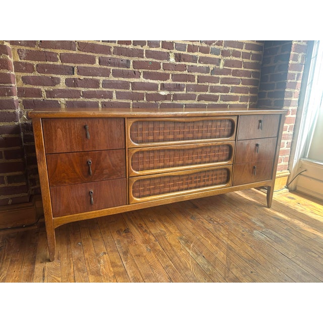 1960s Lane Co. Perception Nine Drawer Mid Century Modern Dresser For Sale - Image 5 of 12