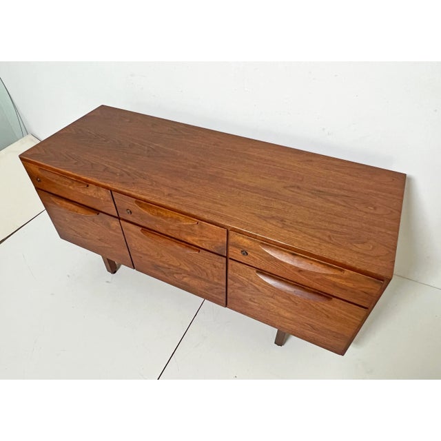 1960s C. 1960s Jens Risom Mid-Century Walnut Credenza For Sale - Image 5 of 12