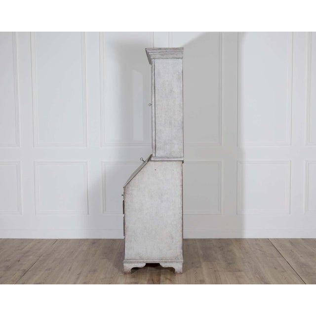Early 19th Century Swedish Painted Secretary Cupboard in Grey with Patina For Sale - Image 9 of 9