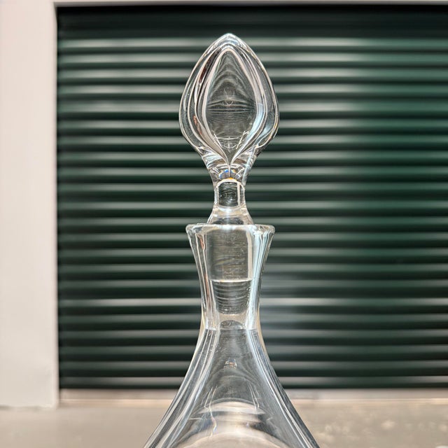 Transparent 1960s Signed Steuben Martini Pitcher and Teardrop Decanter, a Set For Sale - Image 8 of 12