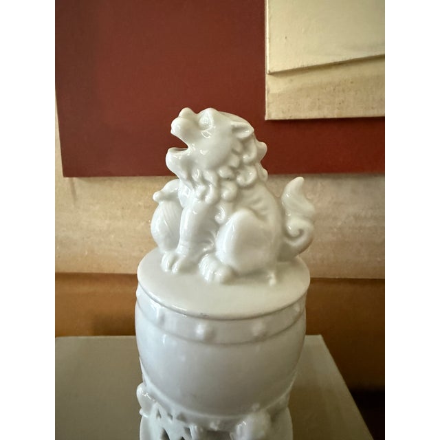 Chinoiserie Vintage Blanc De Chine Foo Dog Covered Incense Burner | White Porcelain Guardian Lion Jar | Chinese Chinoiserie Decor For Sale - Image 3 of 9