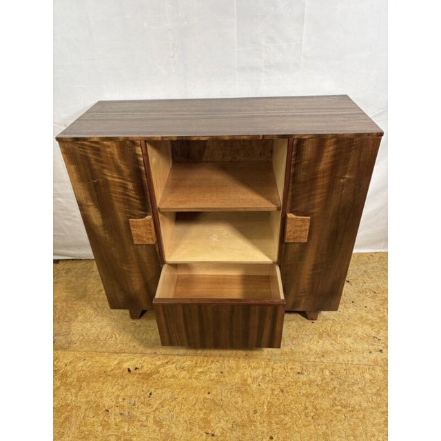 1940s Art Deco Walnut Display Cabinet, 1930s For Sale - Image 5 of 11