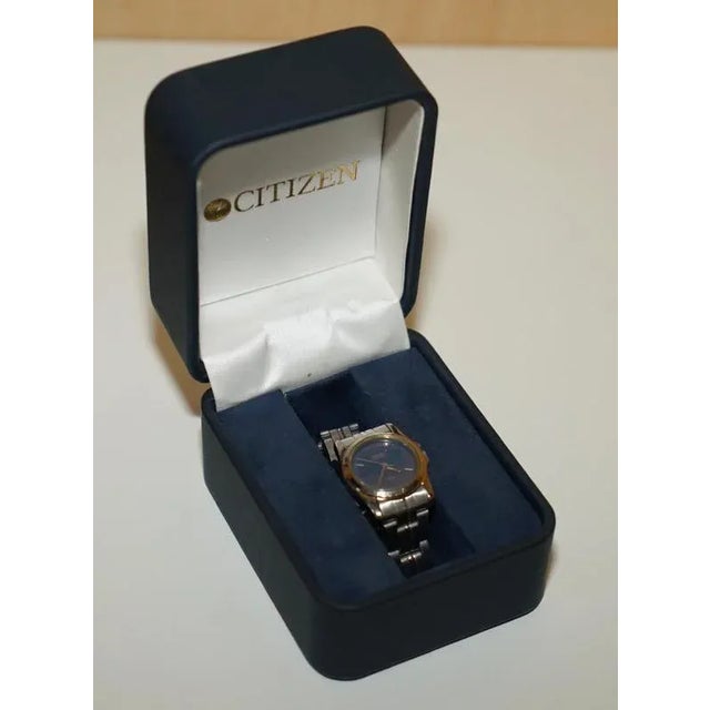 A vintage Citizen Eco Drive Ladies Wrist watch in the original box WR 50 model These are very cool collectors watches,...