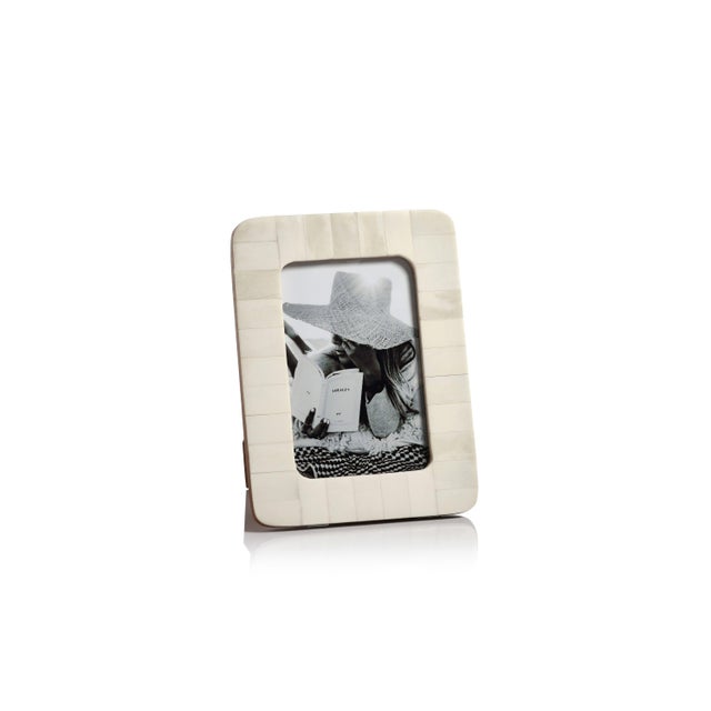 Cote d'Ivoire Bone Inlay Photo Frame with Rounded Corners, 4" x 6" For Sale - Image 4 of 4