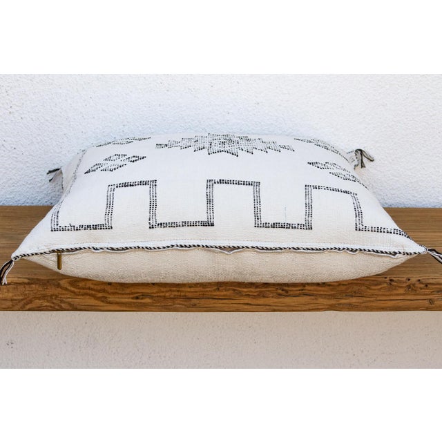 24" Black Star Medallion Moroccan Silk Pillow For Sale In Los Angeles - Image 6 of 8