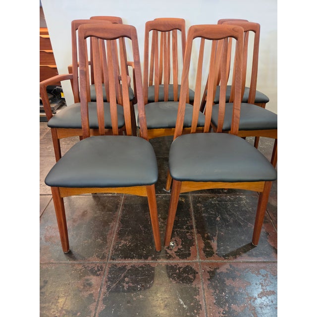 Mid - Century Danish Teak Dining Chairs Set of Eight (8) For Sale In San Diego - Image 6 of 8