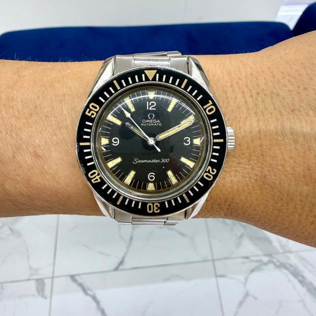 Vintage 1966 Omega Seamaster 300 41mm X 48mm 165.024 Black Steel Automatic Watch For Sale - Image 10 of 10
