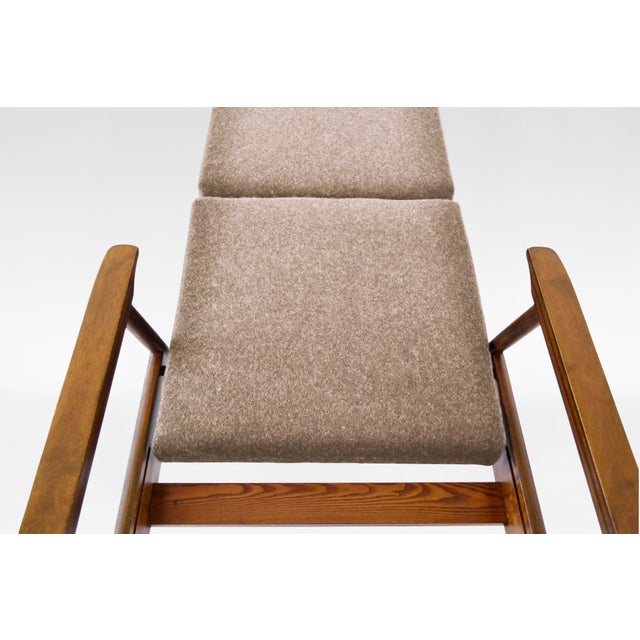1970s Vintage Convertible Sleeping Armchair by Valerija Ema Cukermanienė for Vilniaus Baldų Kombinatas, 1960s For Sale - Image 5 of 8