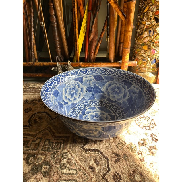 Maitland - Smith Vintage Maitland Smith Blue and White Porcelain Bowl Chinoiserie Floral Large Decorative Singing Bowl For Sale - Image 4 of 12