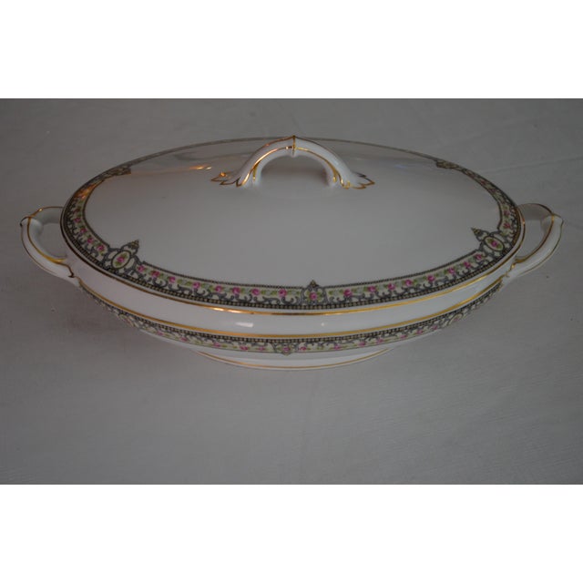White 1960s Covered Vegetable Oval Serving Dish For Sale - Image 8 of 8