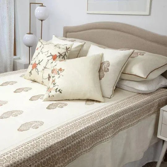 Pearle Ivory Pillow Case, 20" x 20" For Sale - Image 6 of 9