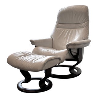 Mid 20th Century Ekornes Stressless Lounge Chair and Ottoman in White Leather & Rosewood For Sale
