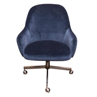 Knoll Desk Chair in Blue Velvet For Sale