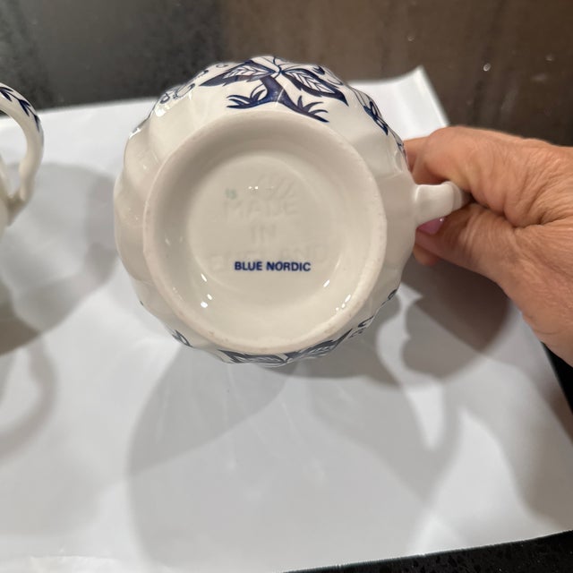 English Mid 20th Century Blue Nordic Sugar and Creamer Set For Sale - Image 3 of 3