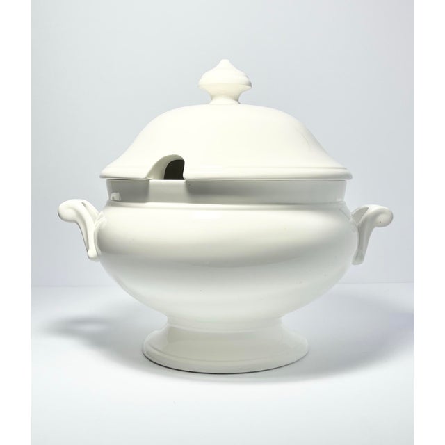 Villeroy & Boch “Pure White” Porcelain Soup Tureen & Lid 11 1/4” 3 Quarts Excellent condition. No chips, cracks, or...