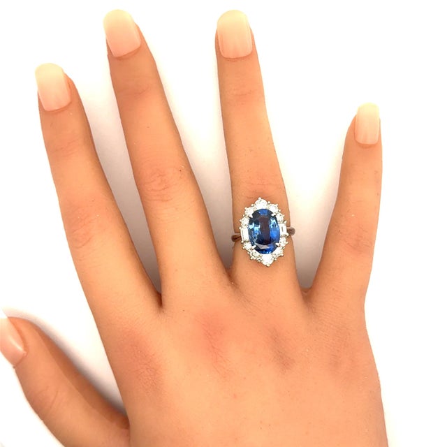 Blue 5.98 Carat No-Heat Ceylon Blue Sapphire Diamond Platinum Ring, Gia Certified, Size 5.75 For Sale - Image 8 of 8