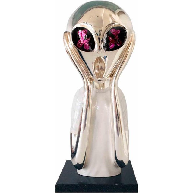 Title: Screaming Koons Date: 2020 Technique: Recycled Resin (PETG), Chromatic Paint, Granite Dimensions: 50 x 20 x 20 cm...
