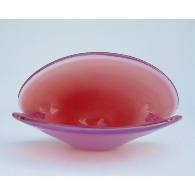 1950s C.1960s Italian Hand-Blown Cenedese Murano Dual Position Decorative Bowl in a Opalescent & Pink Hued -Conch/Clam Shell-Shape For Sale - Image 5 of 13