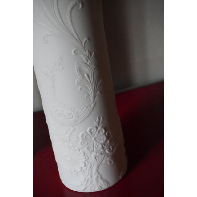Vintage Art Nouveau Vases in Biscuit Porcelain from AK Kaiser, 1960s, Set of 2 For Sale - Image 3 of 8