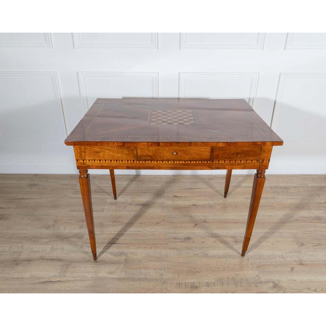 French Louis XVI Writing Desk in Walnut, Cherrywood, and Marquetry, Italy, 18th Century For Sale - Image 3 of 9