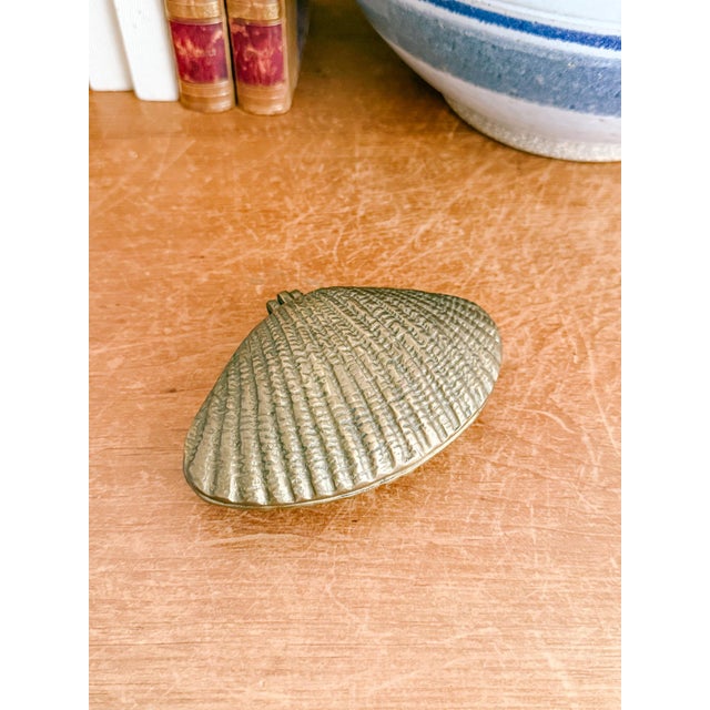 Traditional Vintage Brass Clam Shell Trinket Box, Hinged For Sale - Image 3 of 11