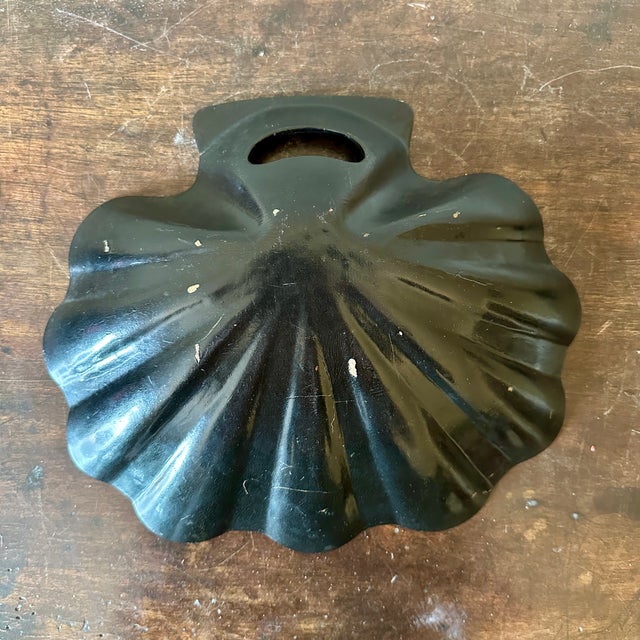 Chinoiserie Lacquered Papier Mache Shell Vide Poche Tray For Sale In Buffalo - Image 6 of 6