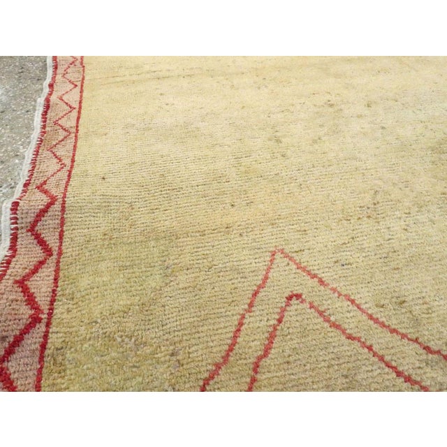 Mid 20th Century Galerie Shabab Collection Mid-20th Century Turkish Anatolian Accent Rug For Sale - Image 5 of 9
