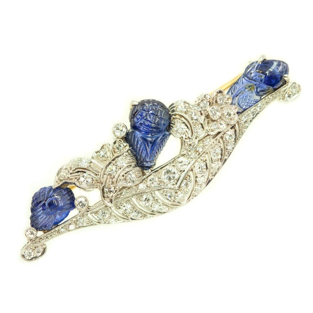 1930s 1930s Art Deco Wise Platinum 14k Carved Sapphire Diamond Floral Brooch For Sale - Image 5 of 12