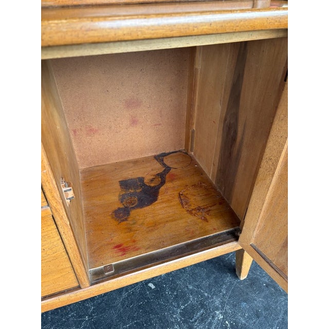 Mid-Century Modern Mid Century Broyhill Diamond Head Hutch For Sale - Image 3 of 10