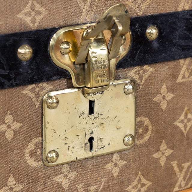 Antique Trunk in Woven Canvas from Louis Vuitton, 1900 For Sale - Image 16 of 18