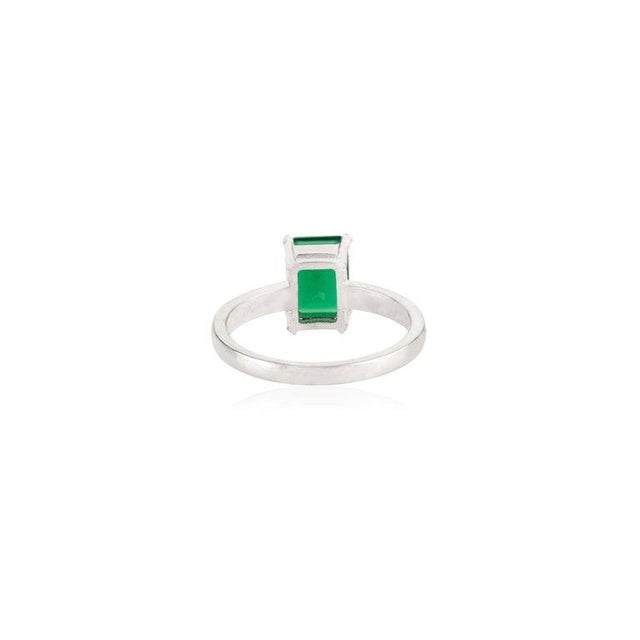 Contemporary 1.49 Ct Octagon Cut Green Onyx Solitaire Ring in Silver - Size 6.5 For Sale - Image 6 of 12