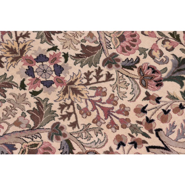 Shabby Chic 1990's Floral Pak-Persian Beige/Pink Wool Round Rug- 8'10'' X 9'1'' For Sale In New York - Image 6 of 9