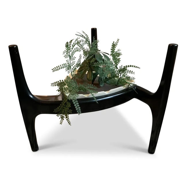 1960s Mid-Century Glazed Triform Ebonised Coffee Table with Royal Haeger Ceramic Insert by Adrian Pearsall for Tonk, USA, 1960s For Sale - Image 5 of 10