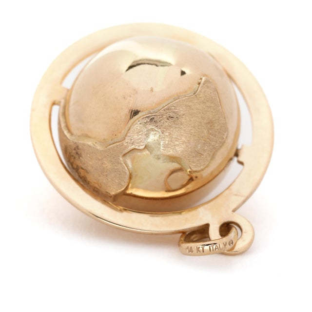 Mid-Century Modern 1950s Spinning Globe Charm, 14k Yellow Gold, Length 1.25 In For Sale - Image 3 of 4