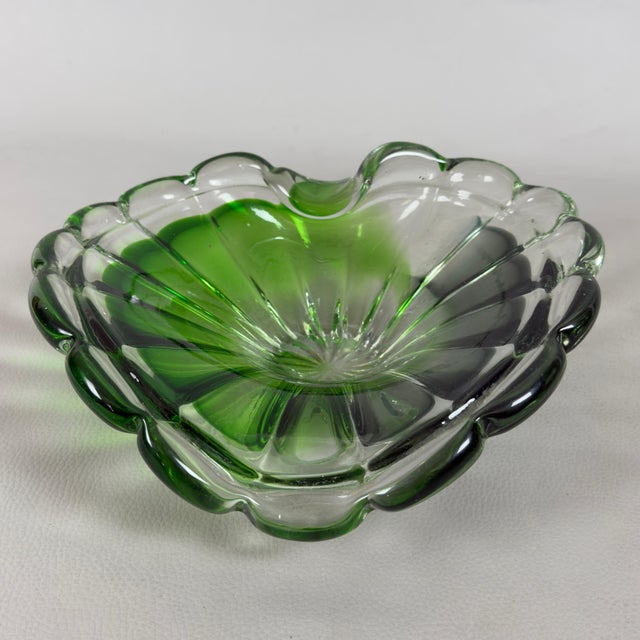 A piece of exceptional glass craftsmanship, a striking decorative accessory ideal for enhancing a table or console table...